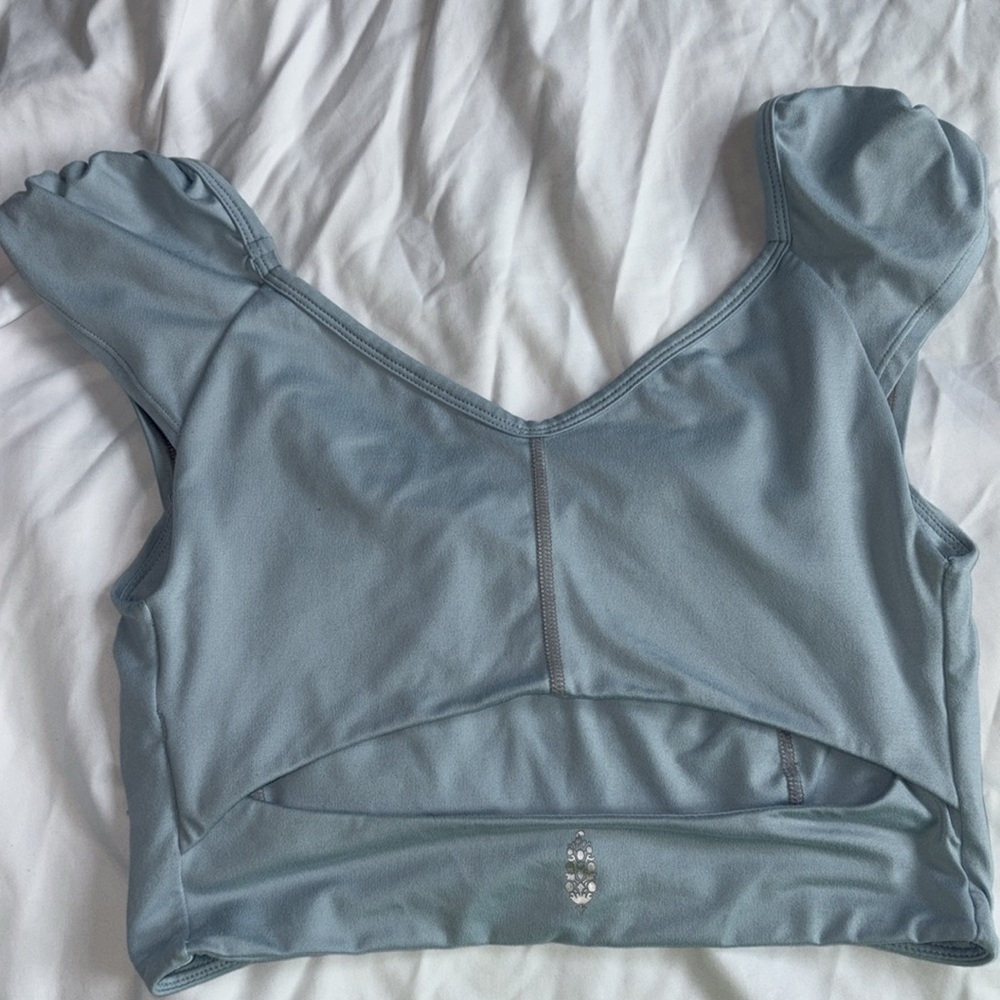 Womens Free People Movement Light Blue Breathe Deeper Crop Tank Size medium - Picture 3 of 4